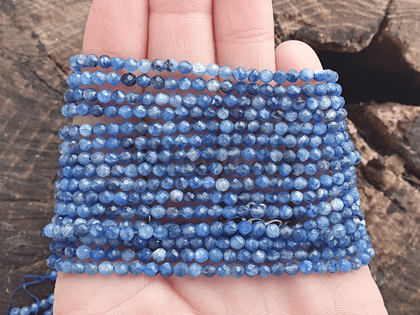 kyanit_bruseny_koralky_3mm